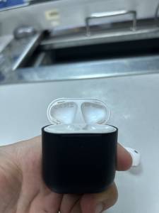 01-200284664: Apple airpods 2nd generation with charging case