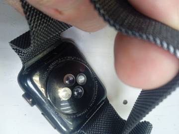 01-200125246: Apple watch series 3 42mm steel case