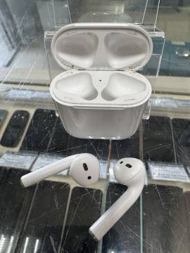 01-200209941: Apple airpods 2nd generation with charging case