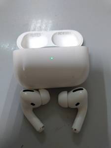 01-200208968: Apple airpods pro