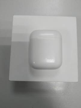 01-200245703: Apple airpods 2nd generation with charging case