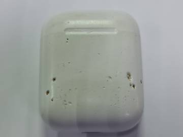 01-200247379: Apple airpods 2nd generation with charging case