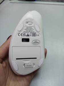 01-200092240: Trust verto wireless vertical ergonomic mouse