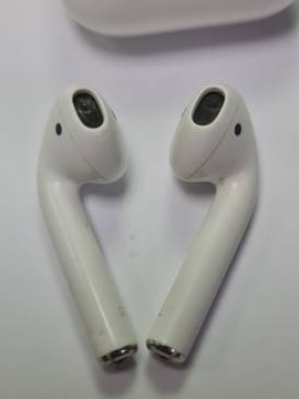 01-200247379: Apple airpods 2nd generation with charging case