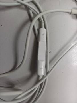 01-200261919: Apple earpods usb-c