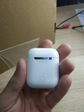 01-200130863: Apple airpods 2nd generation with charging case