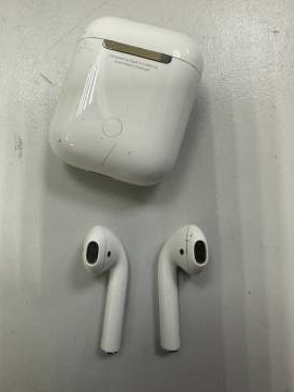 01-200153559: Apple airpods 2nd generation with charging case