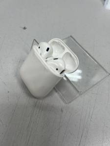 01-200158062: Apple airpods 2nd generation with charging case