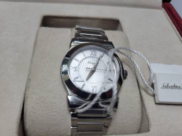 01-200256443: Salvatore Ferragamo f75sbq9901