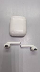 01-200096908: Apple airpods 2nd generation with charging case