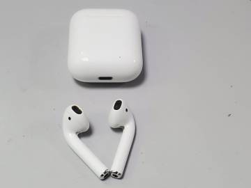 01-200148606: Apple airpods 2nd generation with charging case