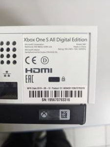 01-200201619: Microsoft xbox one s 1tb