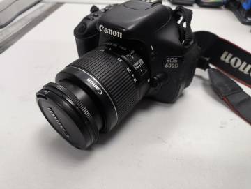 01-200235393: Canon eos 600d body