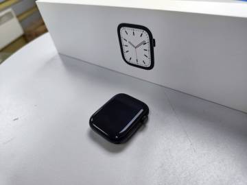 01-200024572: Apple watch series 7 45mm
