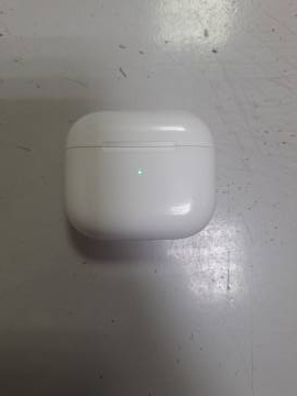 01-200202064: Apple airpods 3rd generation