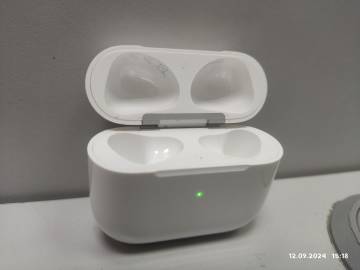 01-200260203: Apple airpods 3rd generation