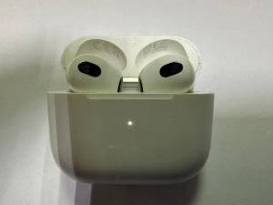 01-200102055: Apple airpods 3rd generation