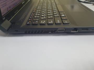 01-200193394: Lenovo екр. 15,6/celeron b830 1,8ghz/ram2048mb/hdd320gb/dvd rw