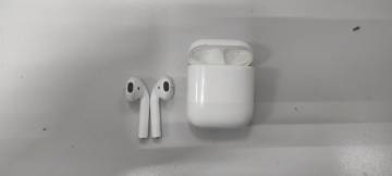 01-200154710: Apple airpods 2nd generation with charging case