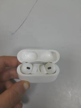 01-200223215: Apple airpods pro 2nd generation with magsafe charging case usb-c