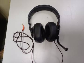 01-200260283: Jbl quantum 200