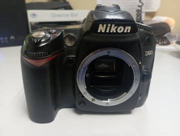 01-200273375: Nikon d90 body