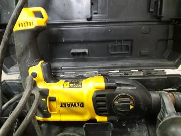 01-200280418: Dewalt d25133ks