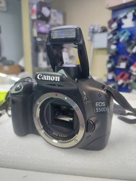 01-200306215: Canon eos 550d body