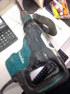 01-200215259: Makita hr4003c