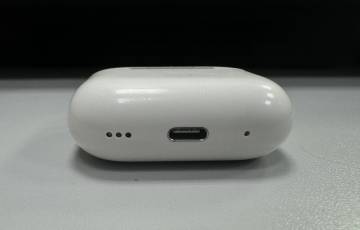 01-200207766: Apple airpods pro 2nd generation with magsafe charging case usb-c