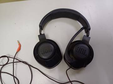 01-200260283: Jbl quantum 200