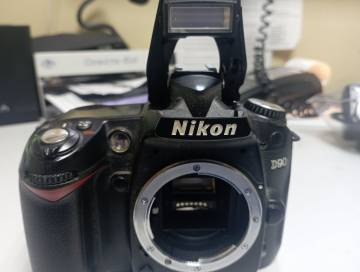 01-200273375: Nikon d90 body