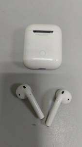 01-200294295: Apple airpods 2nd generation with charging case