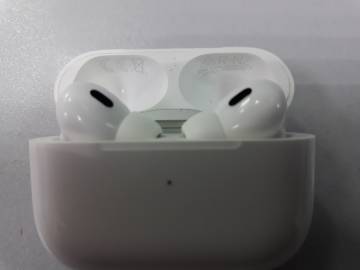 01-200211851: Apple airpods pro 2nd generation