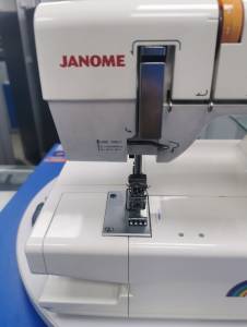 01-200242470: Janome cover pro 7000cps