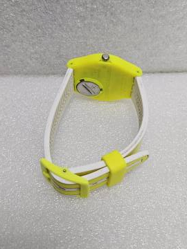 01-200222649: Swatch lemoncello gj702