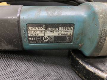 01-200265713: Makita 9558hn