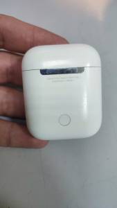 01-200139904: Apple airpods 2nd generation with charging case