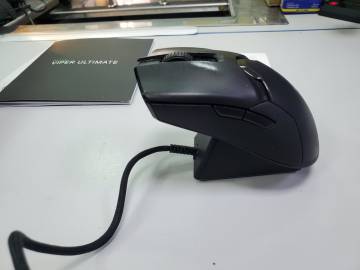 01-200210577: Razer viper ultimate wireless & mouse dock