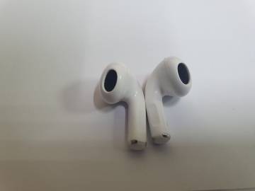 01-200220557: Apple airpods 3rd generation