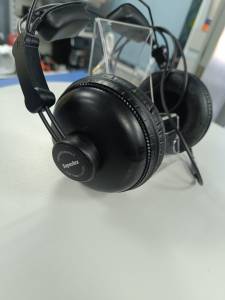 01-200251078: Superlux hd669