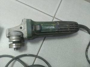 01-200263444: Makita ga5030