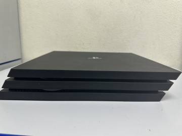 01-200273398: Sony playstation 4 pro 1tb