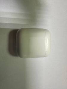 01-200181171: Apple airpods 2nd generation with charging case