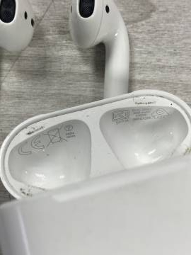 01-200199691: Apple airpods 2nd generation with charging case