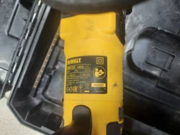 01-200250037: Dewalt d25133k