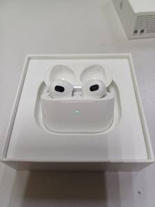 01-200260250: Apple airpods 3rd generation