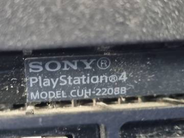 01-200113804: Sony playstation 4 slim 1tb
