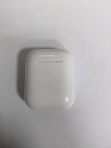 01-200112221: Apple airpods 2nd generation with charging case