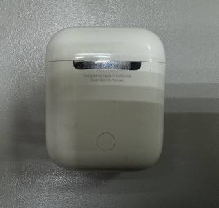 01-200202398: Apple airpods 2nd generation with charging case